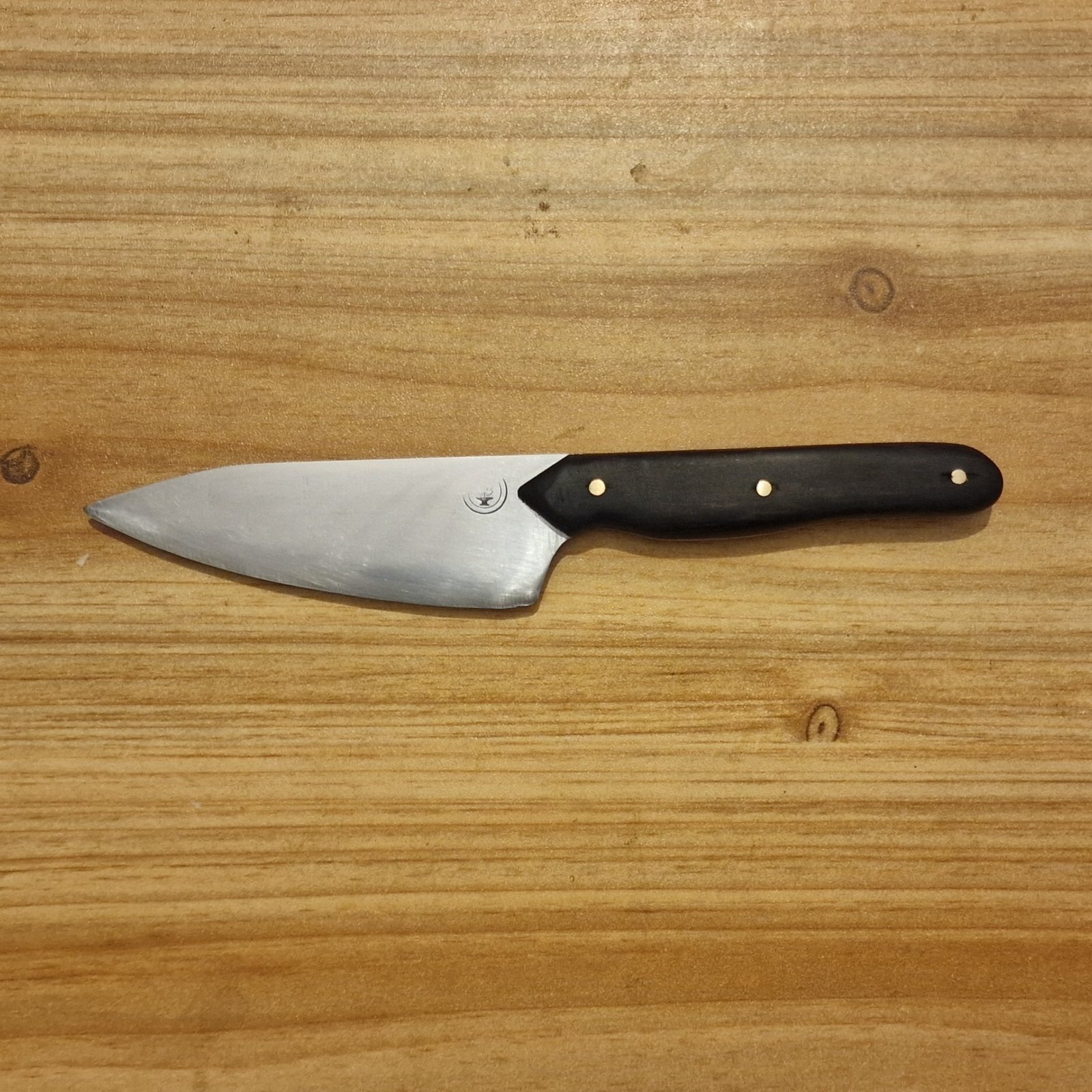 Couteau drop-point, Manche ébène